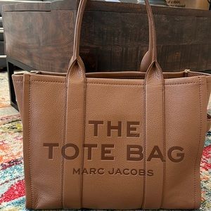 Marc Jacobs Large Leather Tote Bag in Argan Oil